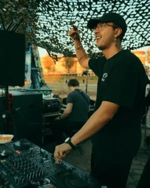 tom_calvin @ DarkTimes x MoveToGroove OpenAir volles Set jetzt live auf YouTube (Link in Bio)